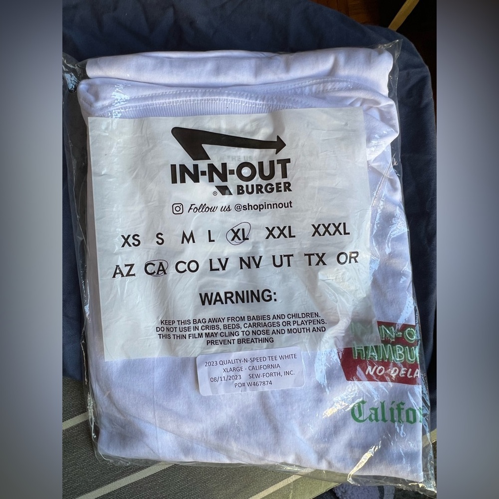 Unisex XL In-n-Out Burger California shirt